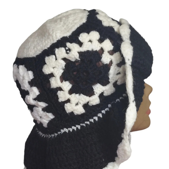 Vintage Black White Handcrafted Crochet Big Floppy Brim Hat - Picture 3 of 12